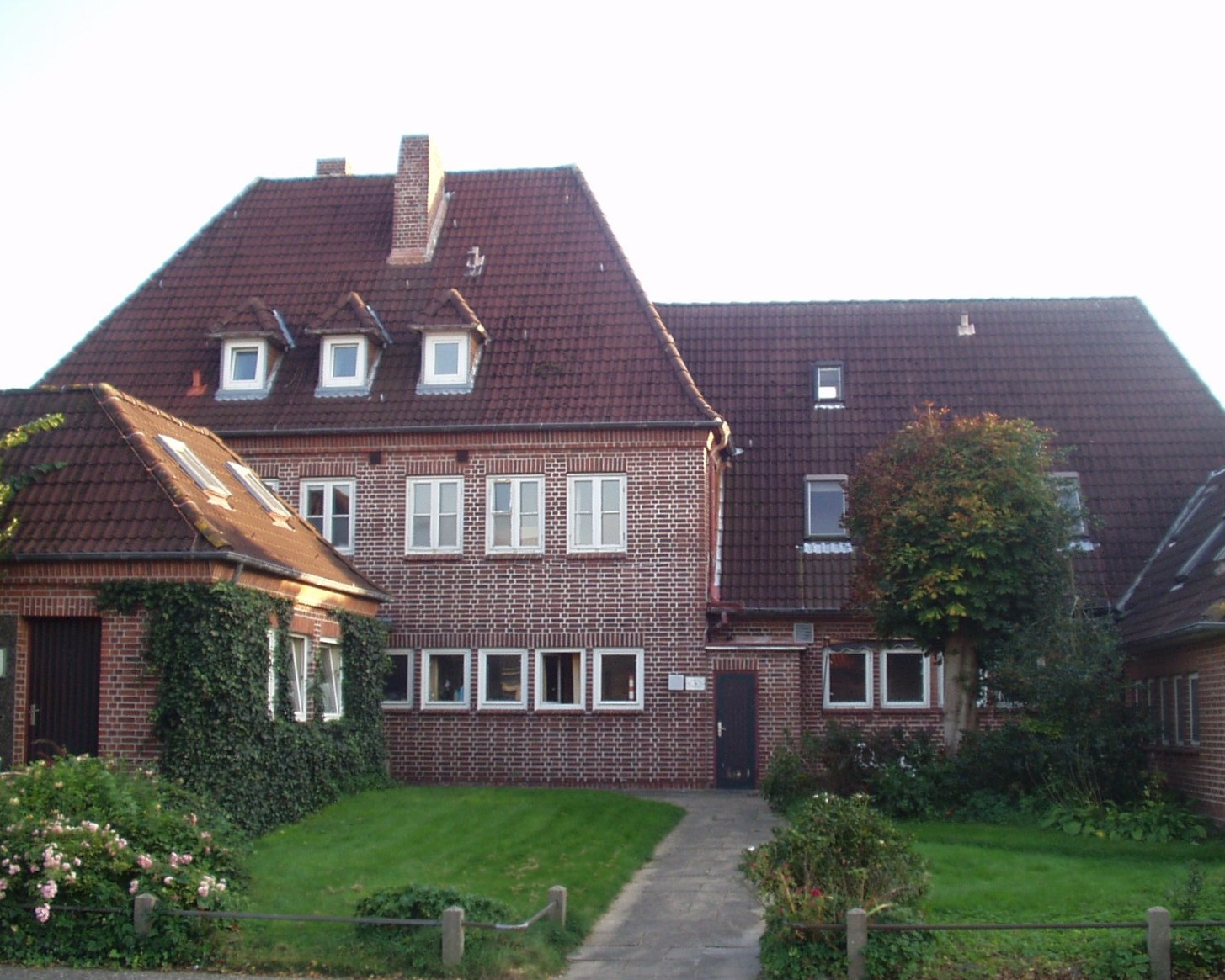 Hausansicht Badallee Dez 09